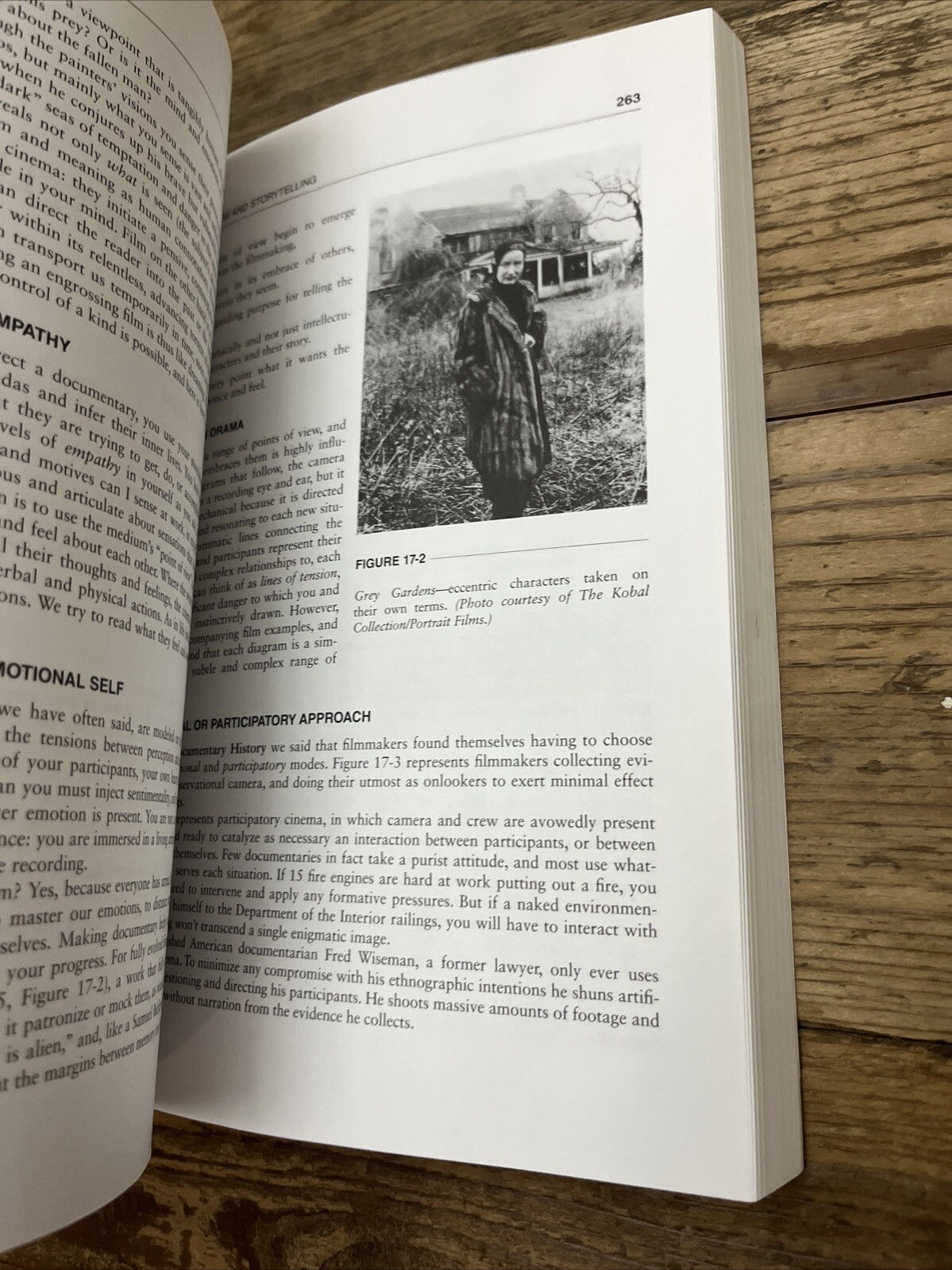 Directing the Documentary by Not Available (2014, Trade Paperback)