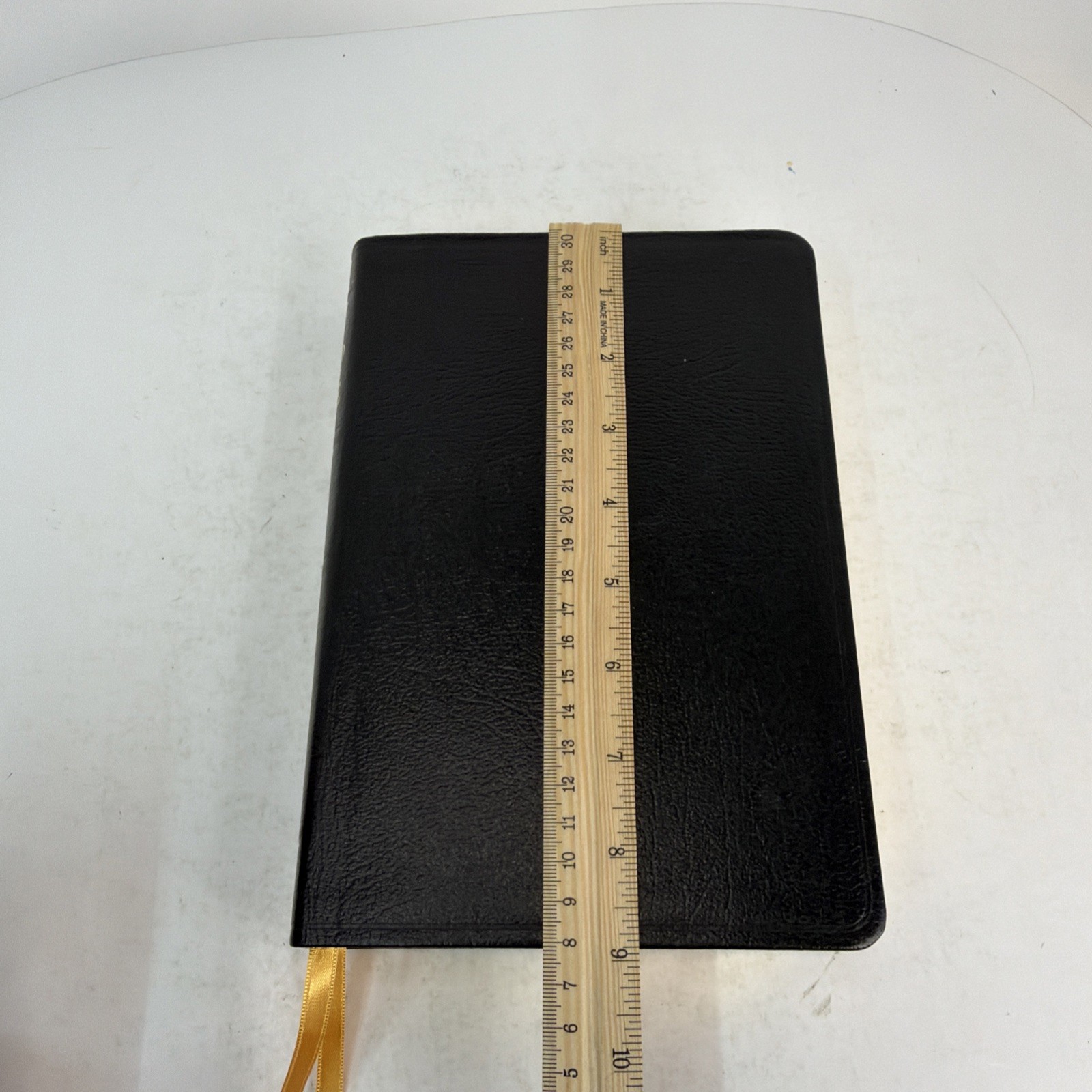 New Oxford Annotated Bible with Apocrypha Revised Standard Version Black Leather