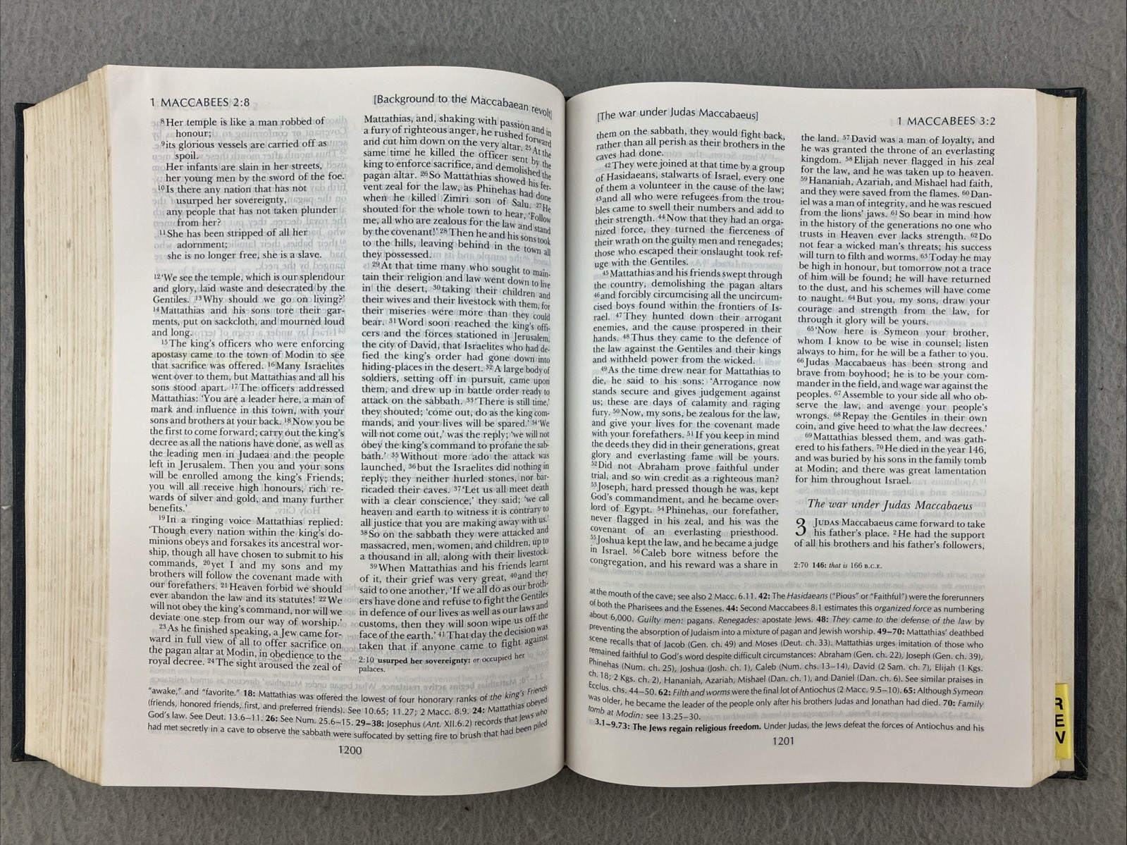 The Oxford Study Bible: Revised English Bible w Apocrypha w Maps Illustrated