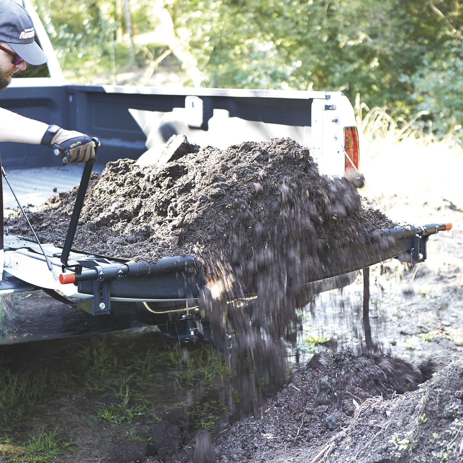 Boxer Truck Bed Cargo Unloader, 1-Ton Capacity