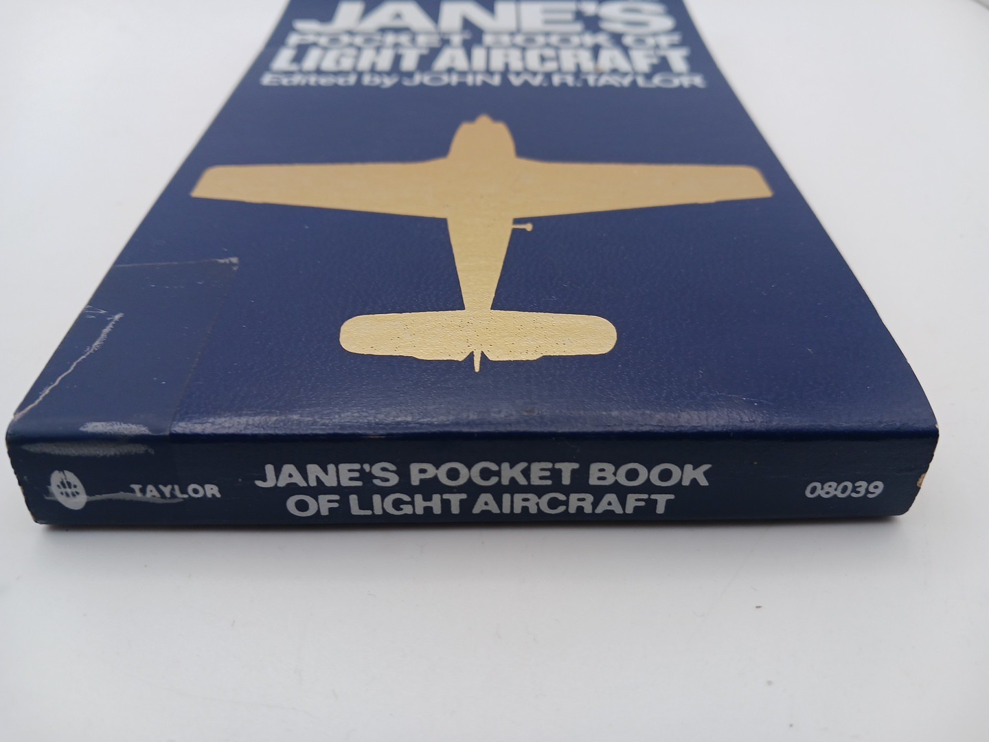 Jane’s Pocket Book of Light Aircraft by John W R Taylor Collier Books 1986 USA