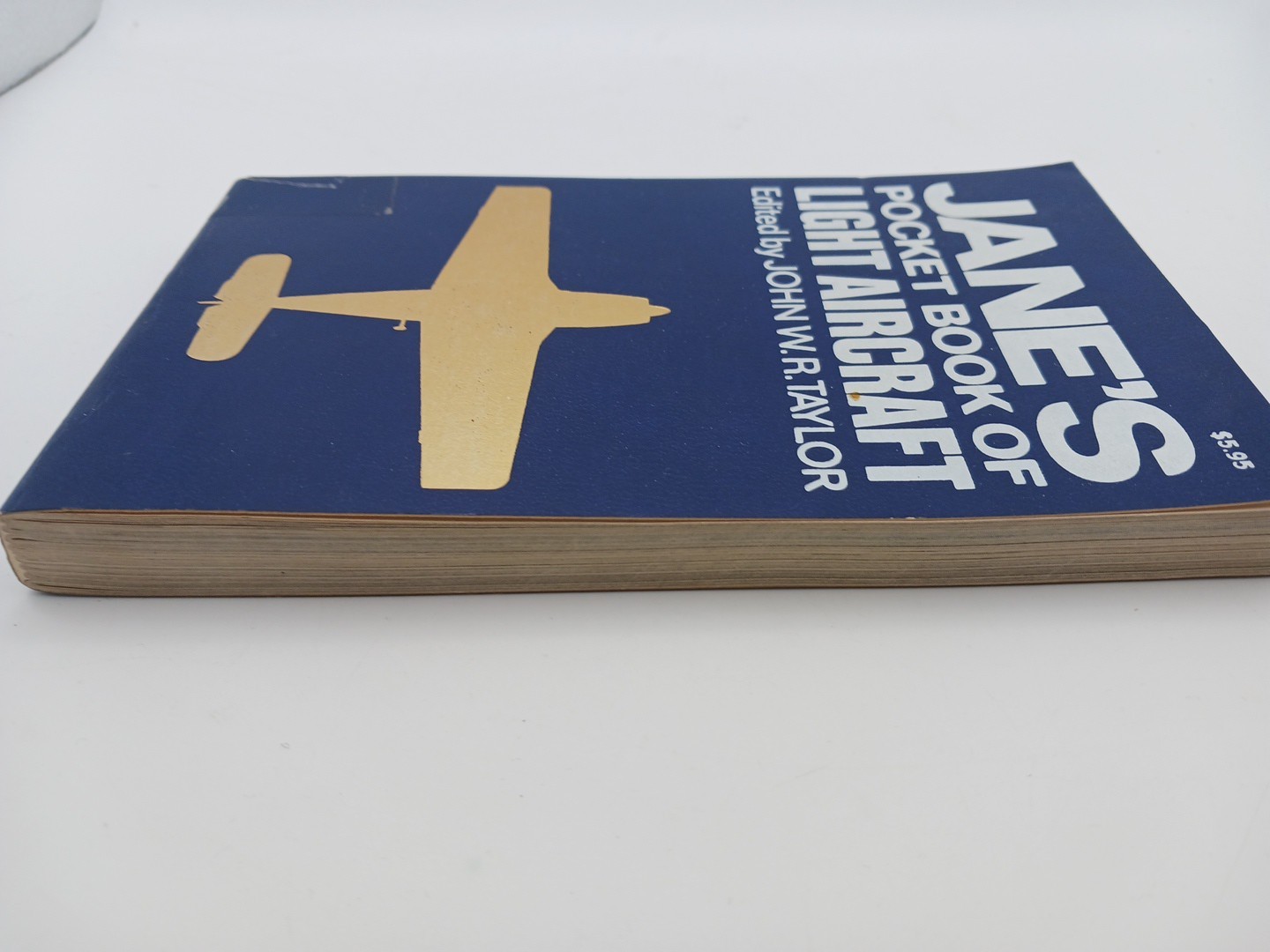 Jane’s Pocket Book of Light Aircraft by John W R Taylor Collier Books 1986 USA