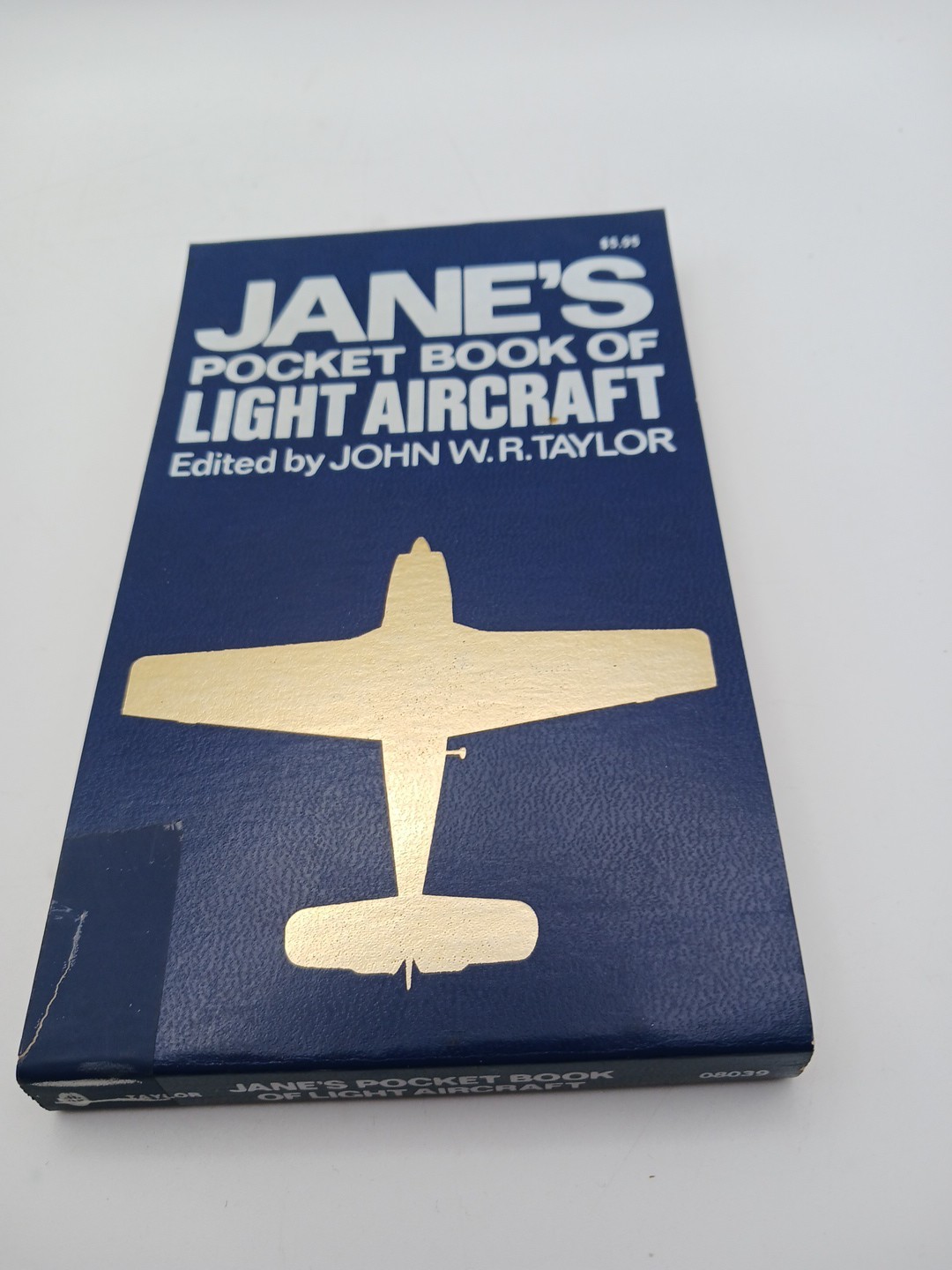 Jane’s Pocket Book of Light Aircraft by John W R Taylor Collier Books 1986 USA
