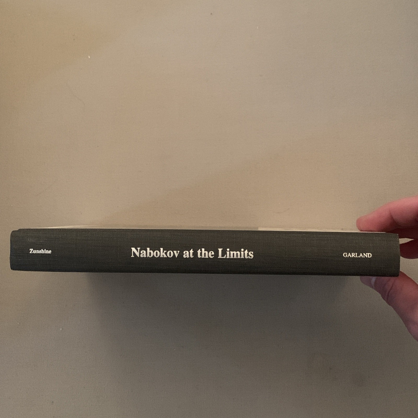Nabokov at the Limits: Redrawing Critical Boundaries by Lisa Zunshine (Eng) HC